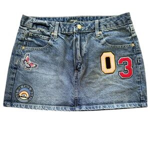 Wild Fable denim embroidered Mini Skirt EUC
size 10